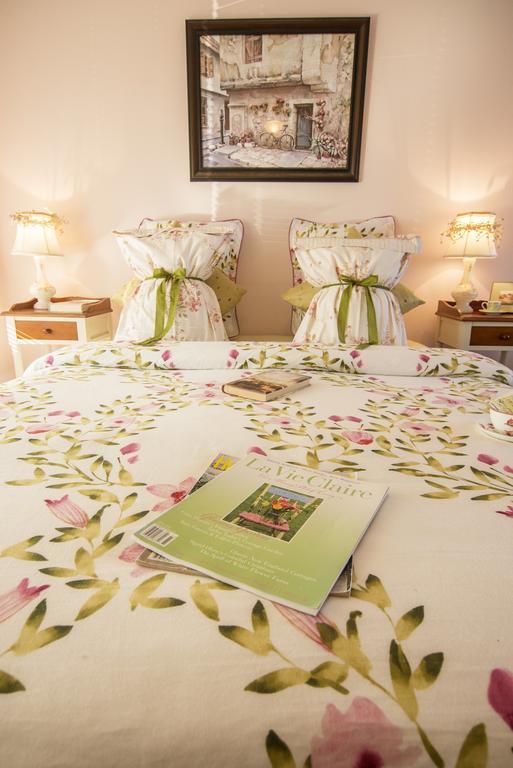 Savannah House Wine Country Inn & Cottages Himrod Room photo