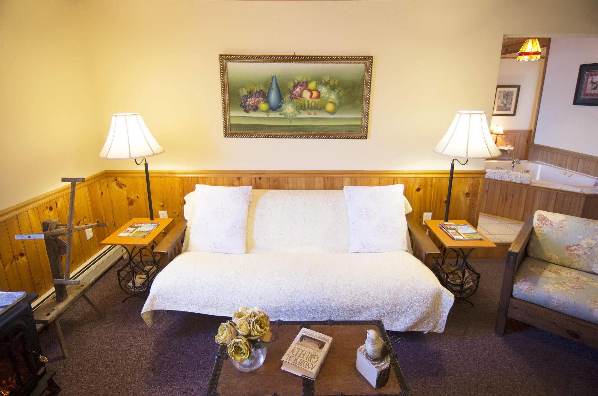 Savannah House Wine Country Inn & Cottages Himrod Exterior photo